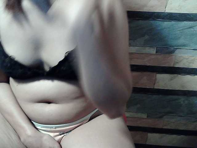 flowerhairypinay live cam on BongaCams