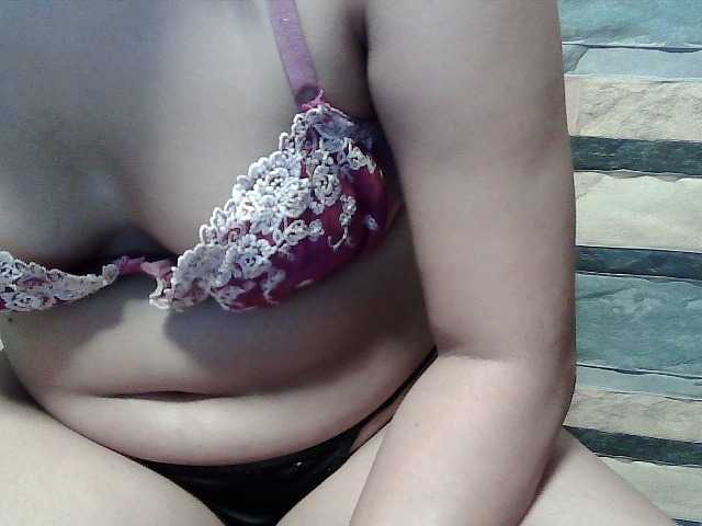 flowerhairypinay live cam on BongaCams