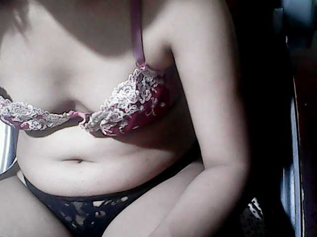 flowerhairypinay live cam on BongaCams