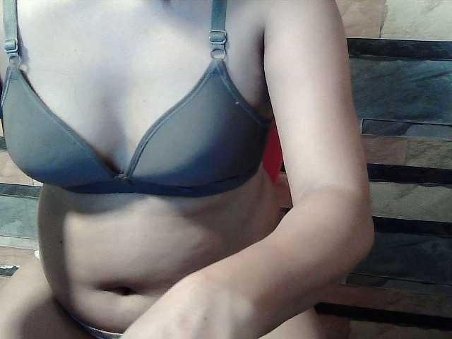 flowerhairypinay live cam on BongaCams