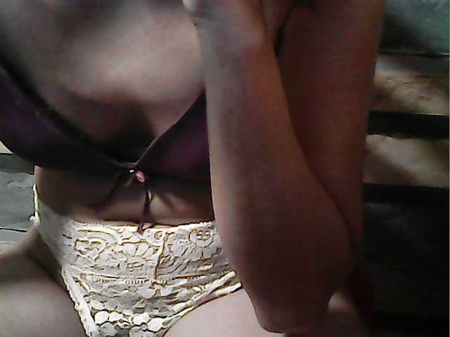 flowerhairypinay's BongaCams show and profile