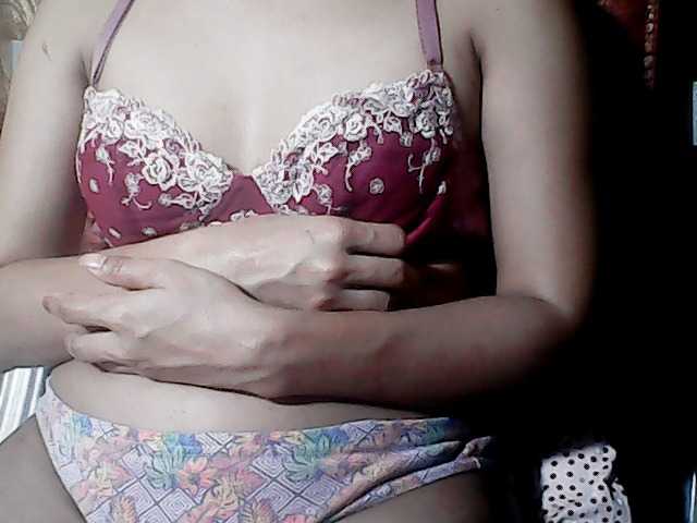 flowerhairypinay live cam on BongaCams