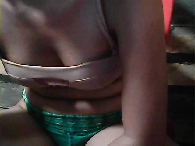 flowerhairypinay's BongaCams show and profile