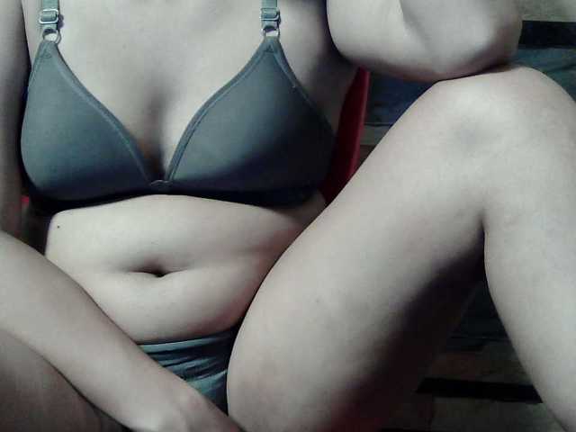 flowerhairypinay live cam on BongaCams