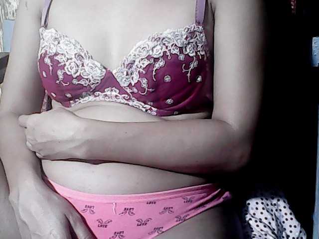 flowerhairypinay live cam on BongaCams