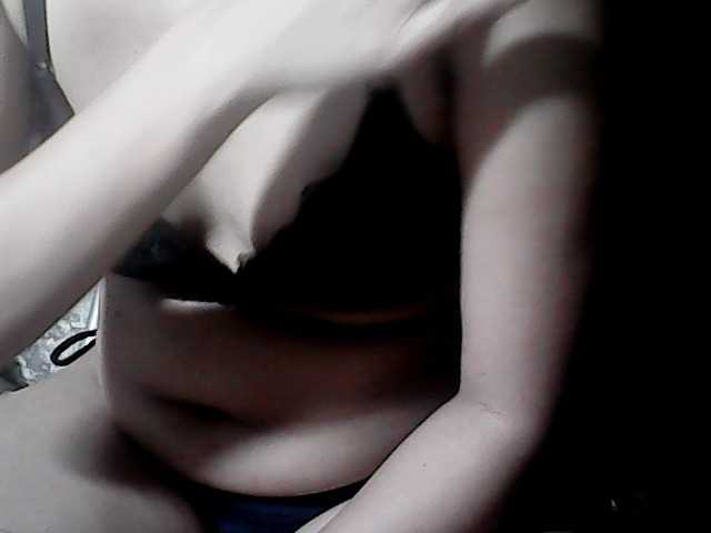 flowerhairypinay live cam on BongaCams