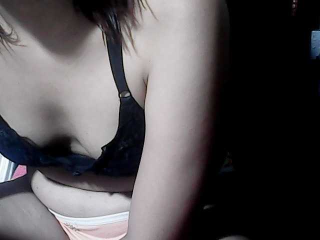 flowerhairypinay live cam on BongaCams