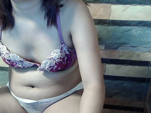flowerhairypinay live cam on BongaCams