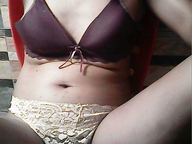 flowerhairypinay's BongaCams show and profile