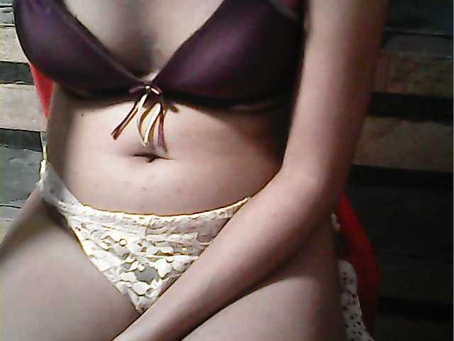 flowerhairypinay's BongaCams show and profile