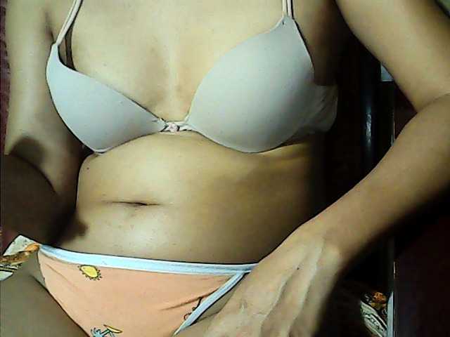 flowerhairypinay live cam on BongaCams