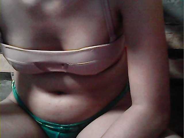 flowerhairypinay's BongaCams show and profile