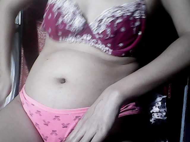 flowerhairypinay live cam on BongaCams