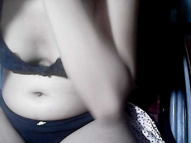 flowerhairypinay live cam on BongaCams
