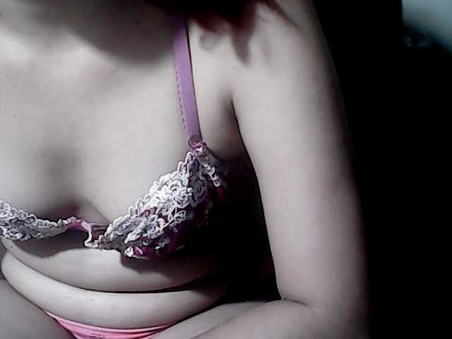 flowerhairypinay live cam on BongaCams