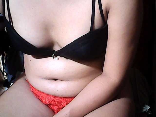 flowerhairypinay live cam on BongaCams