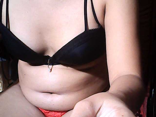flowerhairypinay live cam on BongaCams