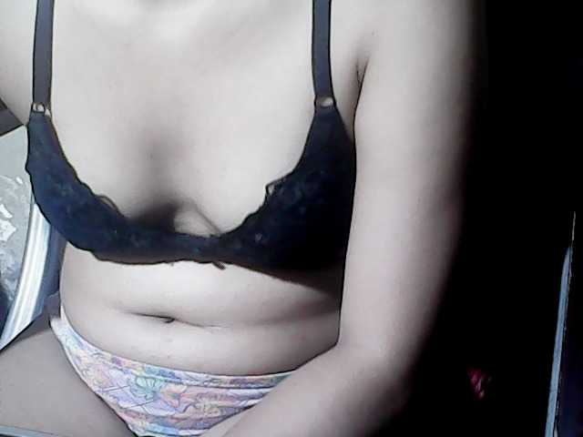 flowerhairypinay live cam on BongaCams