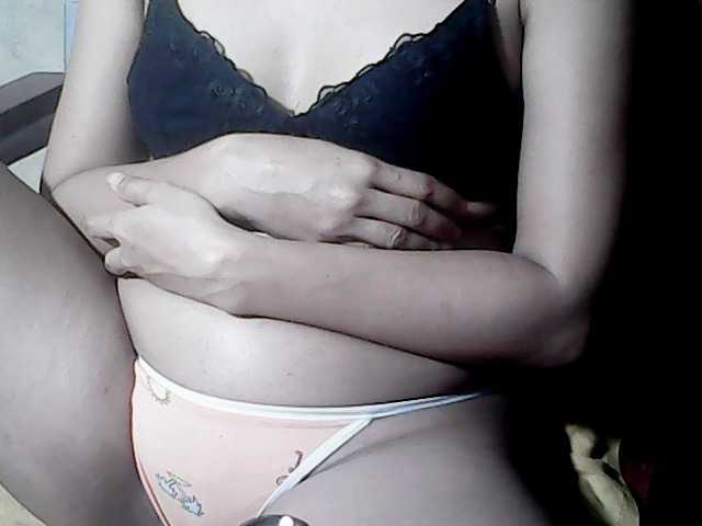 flowerhairypinay live cam on BongaCams