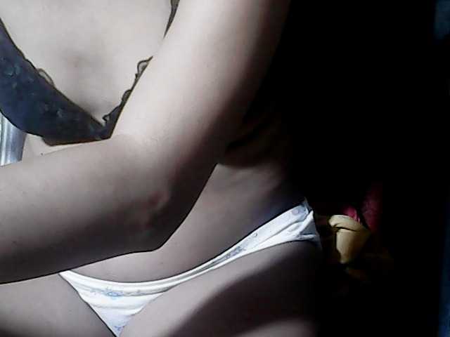 flowerhairypinay live cam on BongaCams
