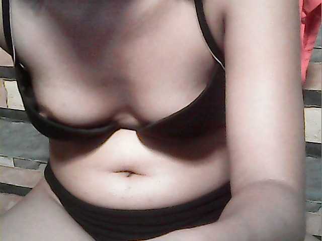flowerhairypinay live cam on BongaCams
