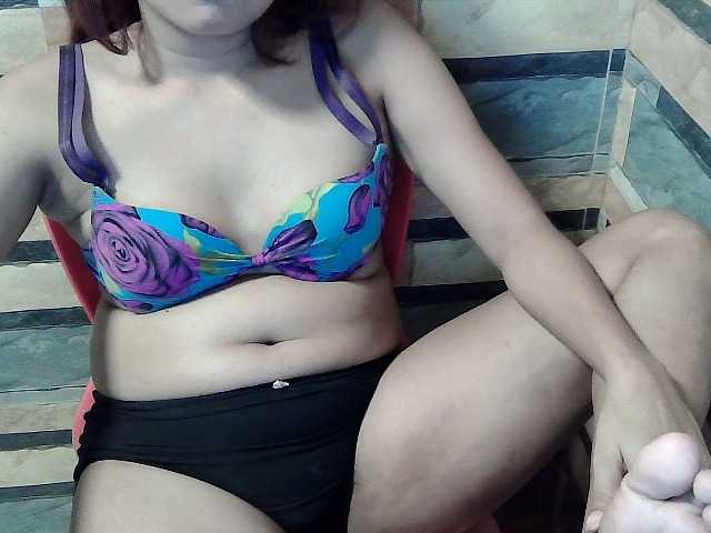 flowerhairypinay live cam on BongaCams