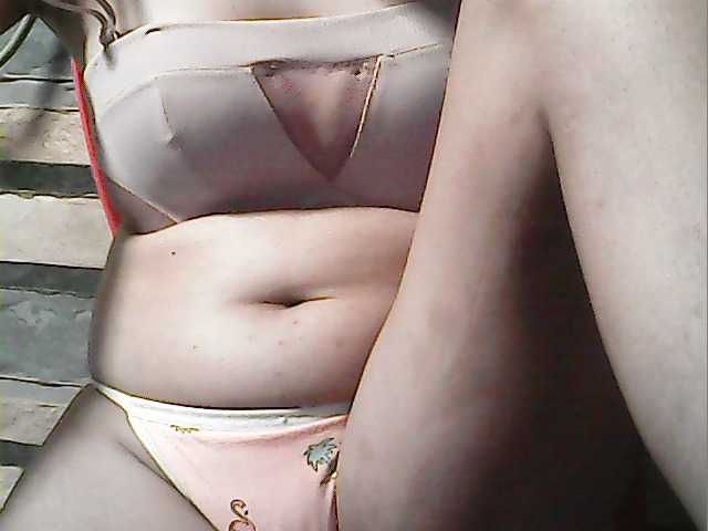 flowerhairypinay's BongaCams show and profile