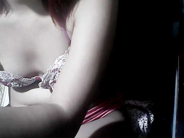 flowerhairypinay live cam on BongaCams
