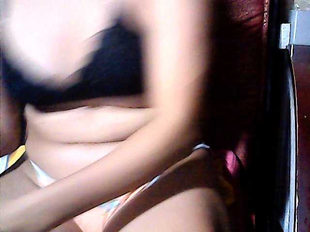 flowerhairypinay live cam on BongaCams