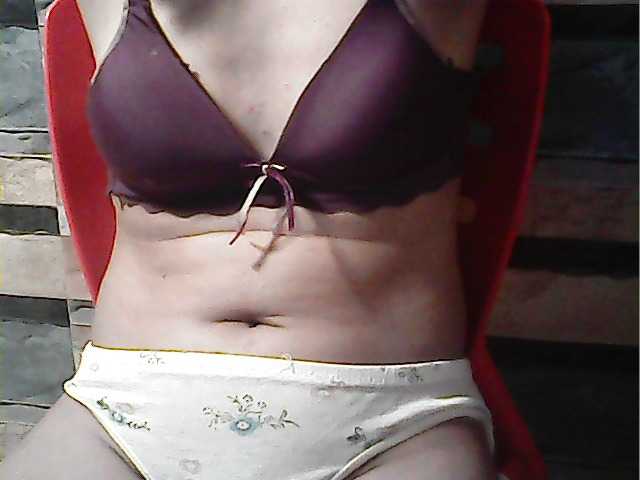 flowerhairypinay's BongaCams show and profile