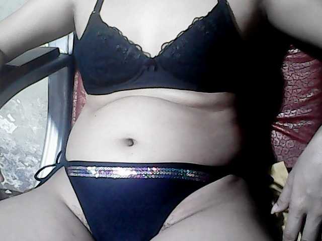 flowerhairypinay live cam on BongaCams