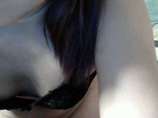 flowerhairypinay live cam on BongaCams