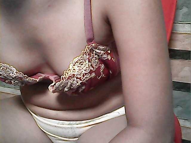 flowerhairypinay live cam on BongaCams