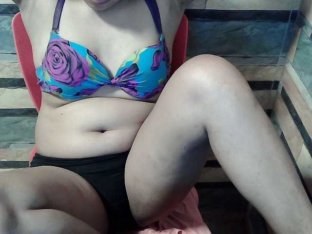 flowerhairypinay live cam on BongaCams