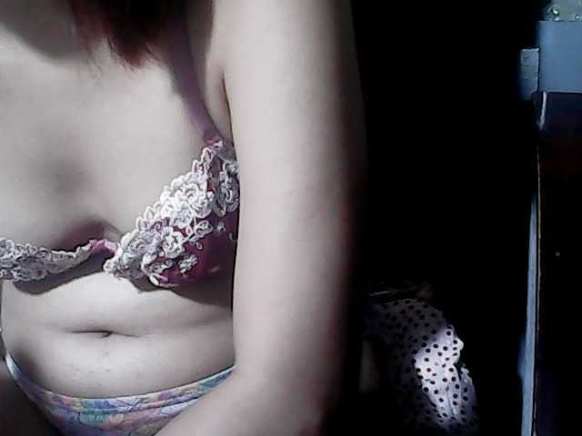 flowerhairypinay live cam on BongaCams