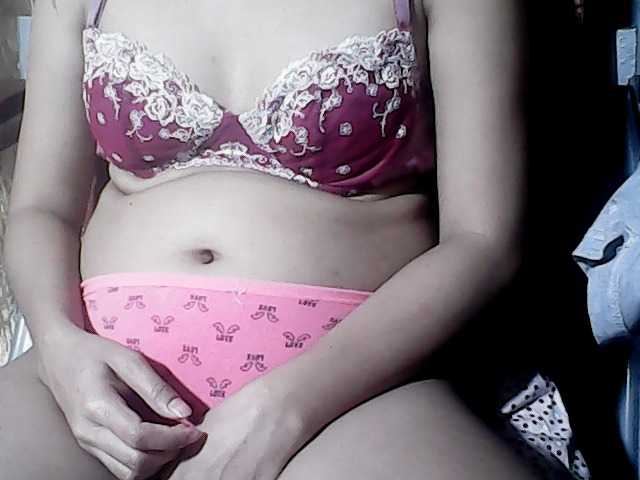 flowerhairypinay live cam on BongaCams