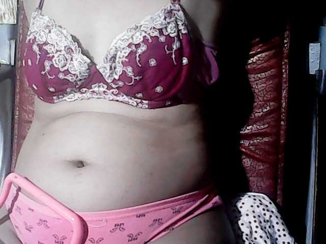 flowerhairypinay live cam on BongaCams