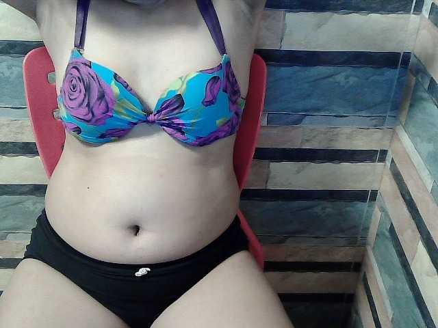 flowerhairypinay live cam on BongaCams