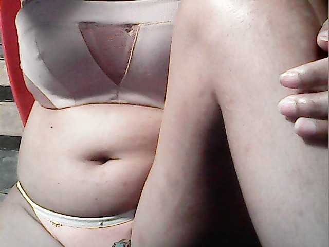 flowerhairypinay's BongaCams show and profile