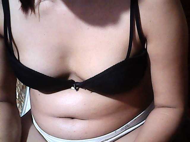 flowerhairypinay live cam on BongaCams