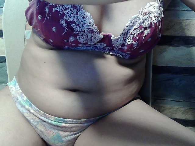 flowerhairypinay live cam on BongaCams