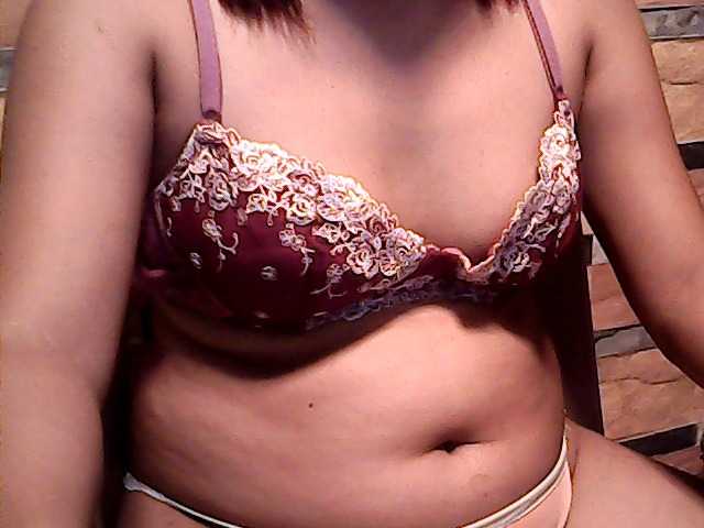 flowerhairypinay live cam on BongaCams