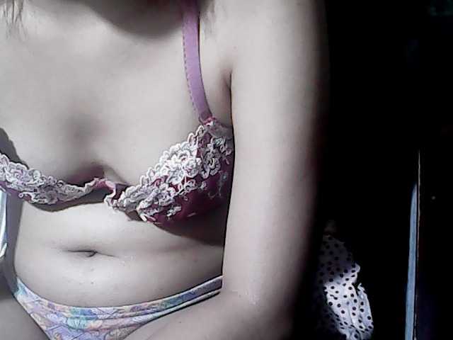 flowerhairypinay live cam on BongaCams