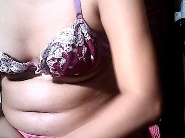 flowerhairypinay live cam on BongaCams