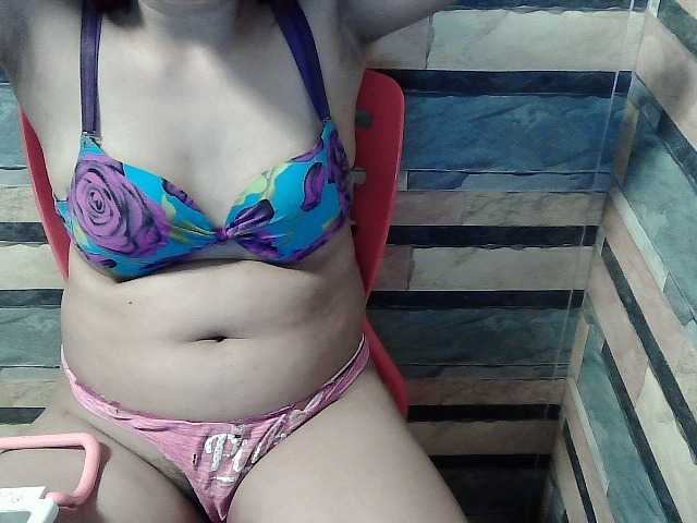 flowerhairypinay live cam on BongaCams