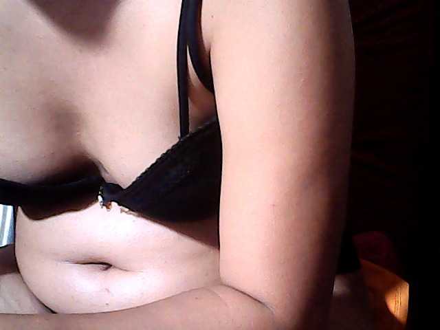 flowerhairypinay live cam on BongaCams