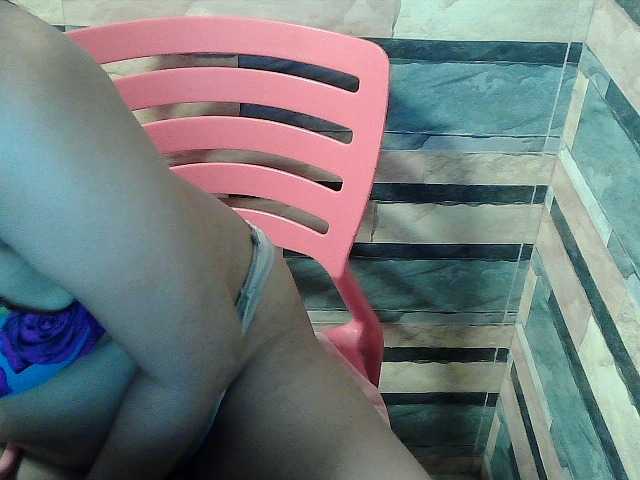 flowerhairypinay live cam on BongaCams