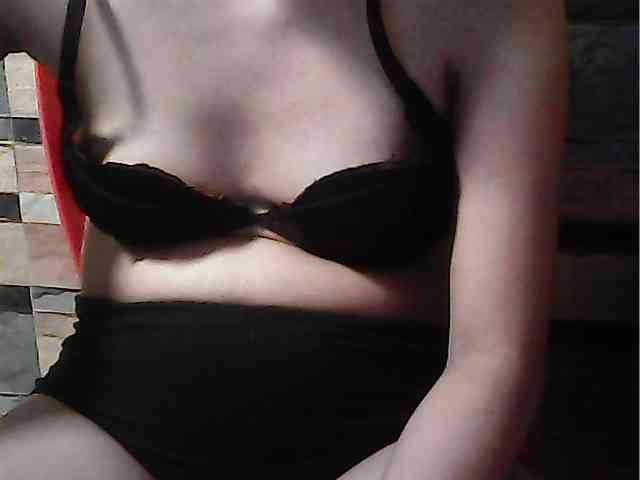 HornyNica webcam