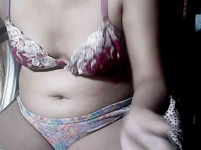 HornyNica webcam