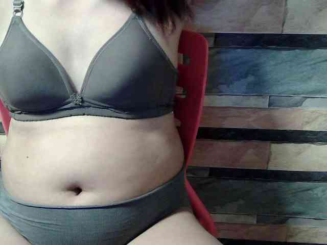HornyNica webcam